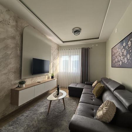 Апартаменти Sunny Hill - Parking - Fenced Garden - Luxury Loft Котор Екстер'єр фото