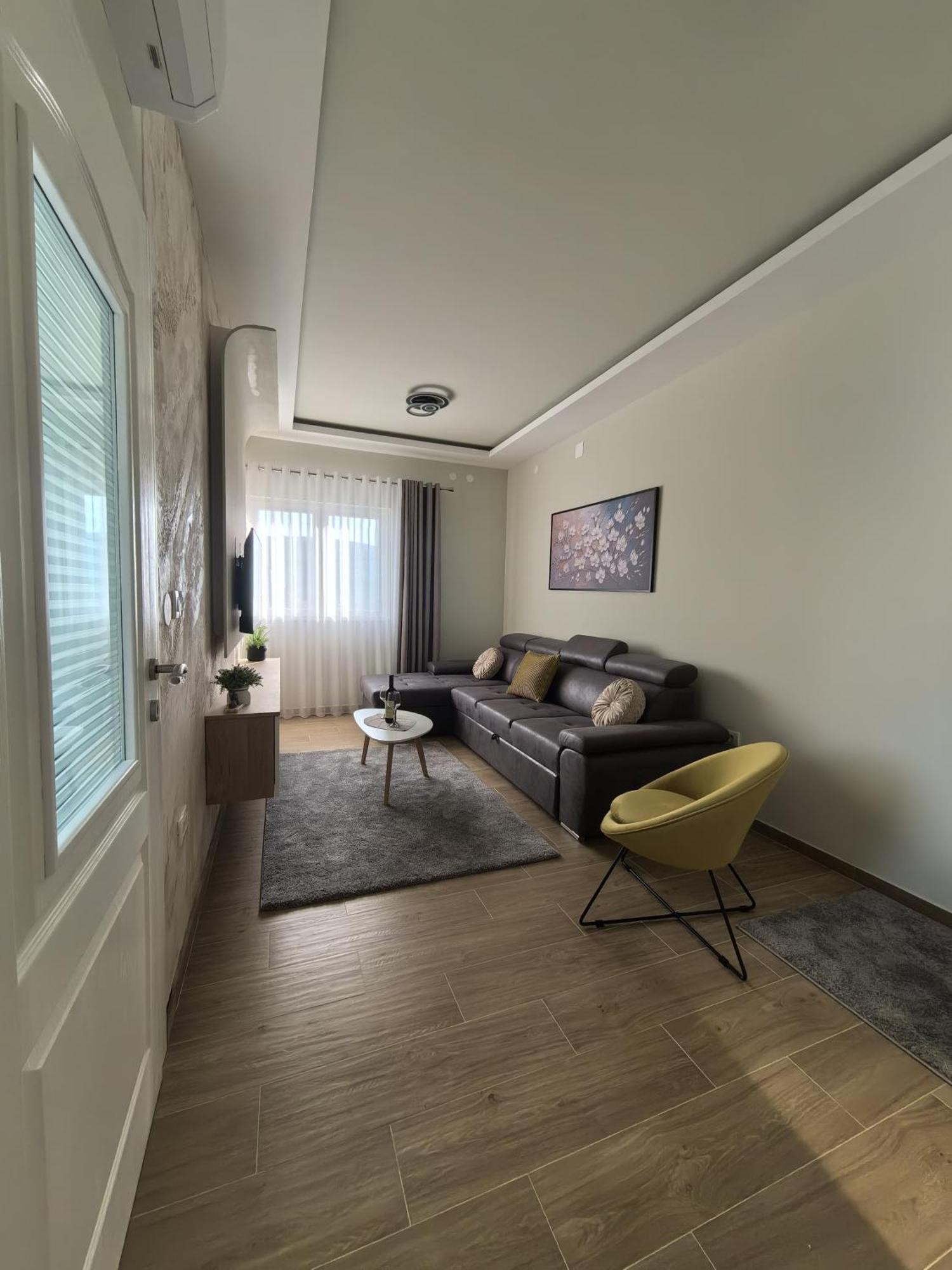 Апартаменти Sunny Hill - Parking - Fenced Garden - Luxury Loft Котор Екстер'єр фото